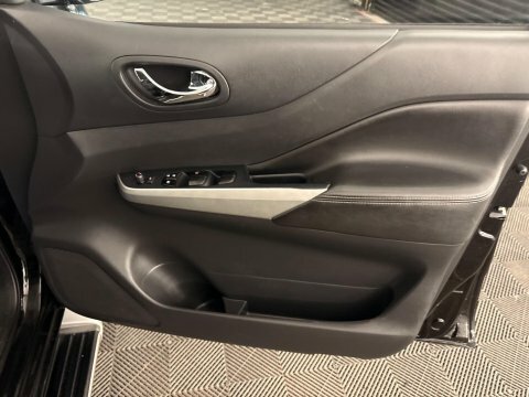 Nissan Navara Tekna Black #26