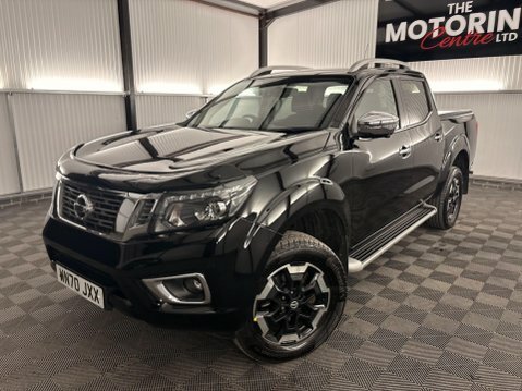 Nissan Navara Tekna Black #51