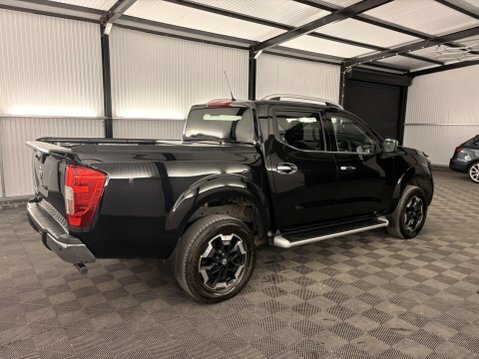 Nissan Navara Tekna Black #97