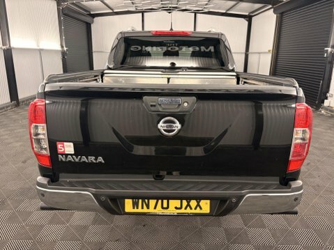 Nissan Navara Tekna Black #95