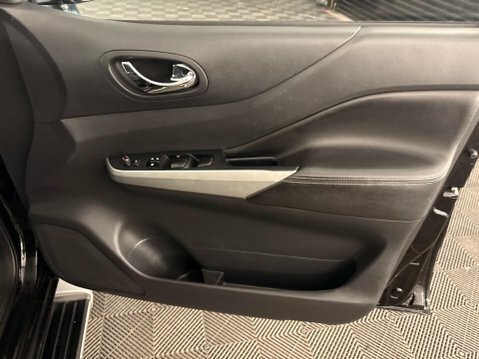 Nissan Navara Tekna Black #76