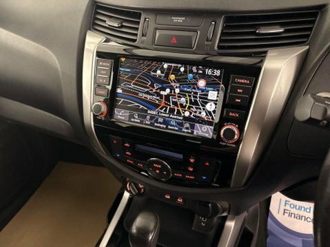 Nissan Navara Tekna Black #61