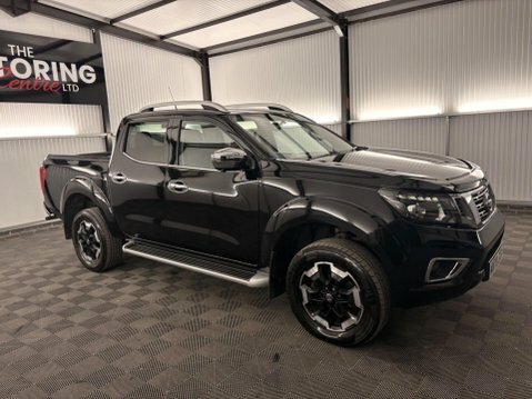 Nissan Navara Tekna Black #99