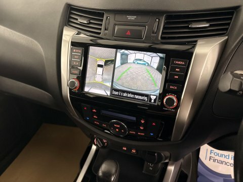 Nissan Navara Tekna Black #14