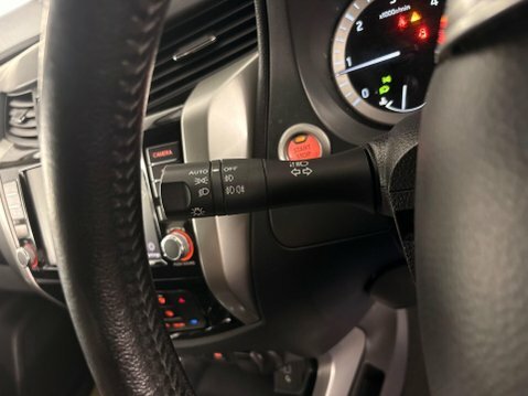 Nissan Navara Tekna Black #67