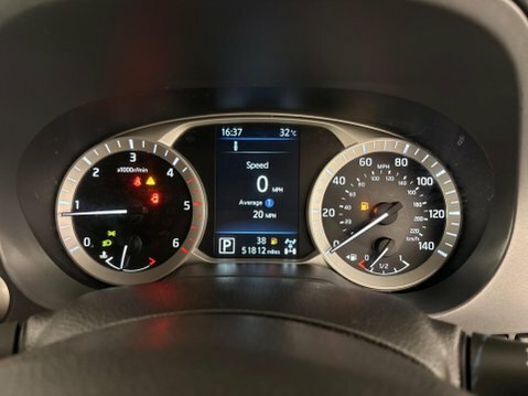 Nissan Navara Tekna Black #60