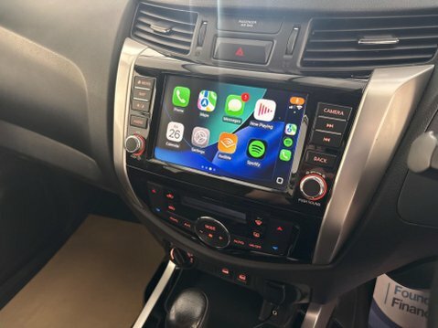 Nissan Navara Tekna Black #63