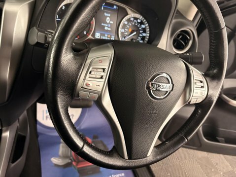 Nissan Navara Tekna Black #69