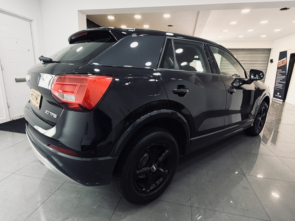 Audi Q2 1.0 Tfsi Se Black #4