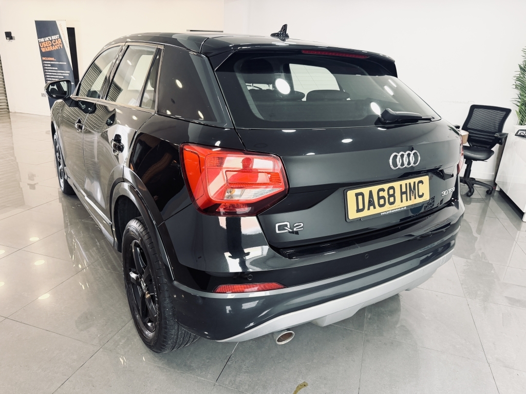 Audi Q2 1.0 Tfsi Se Black #3