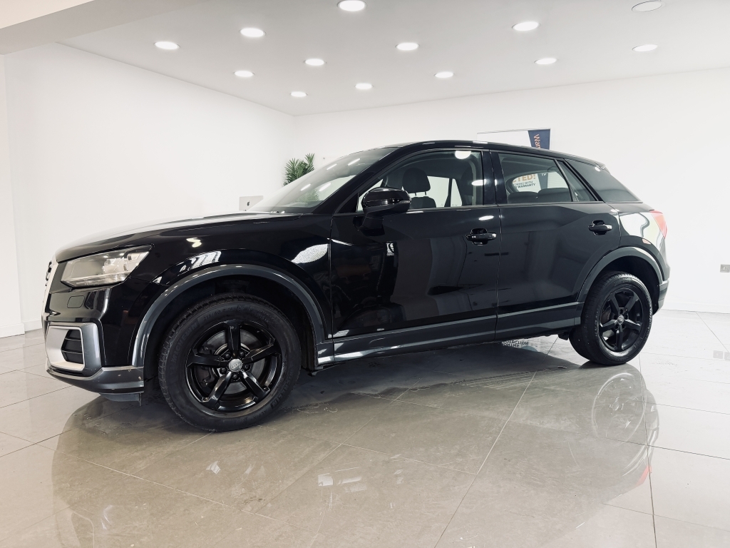 Audi Q2 1.0 Tfsi Se Black #2