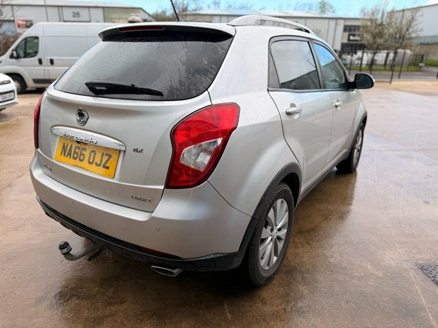 SsangYong Korando 2.2 D Ex Red #7