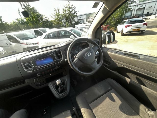 Toyota PROACE Proace Icon Ev White #17