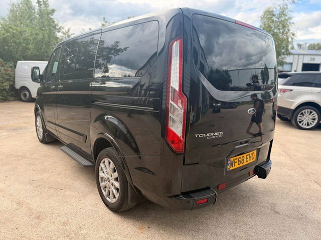 Ford Tourneo Custom 2.0 310 Ecoblue Titanium Minibus Double Cab Di Black #6