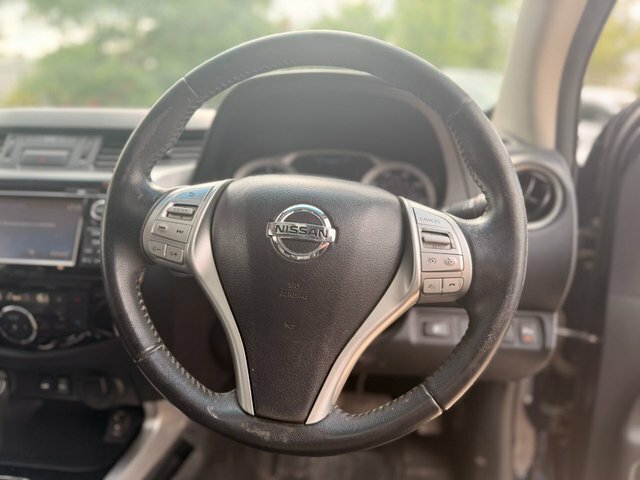 Nissan Navara 120D Se Step Dynamic White #18