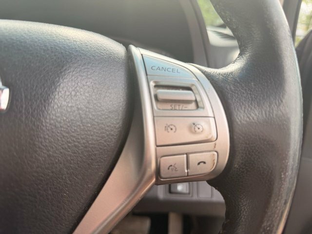 Nissan Navara 120D Se Step Dynamic White #19