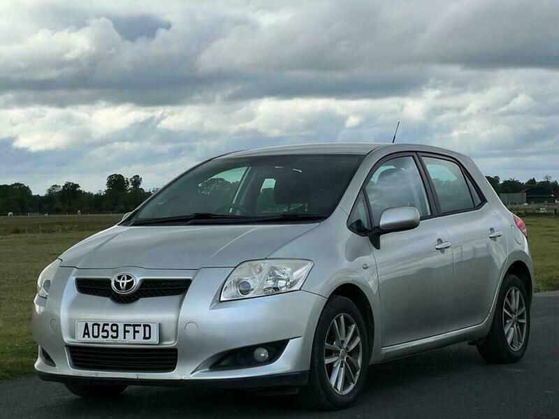 Toyota Auris 1.6 V-matic Tr Silver #4