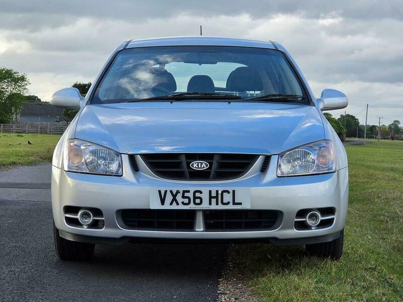 Kia Cerato 1.5 Crdi LX Silver #2