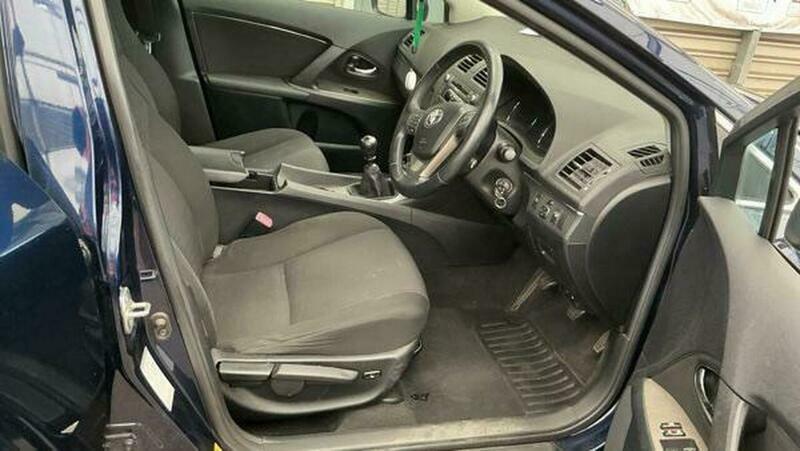 Toyota Avensis D 4d Silver #9
