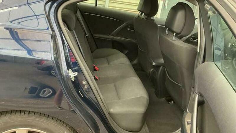 Toyota Avensis D 4d Silver #10