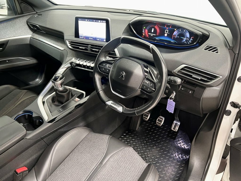 Peugeot 3008 1.5L Gt Line YX68TVM White #4