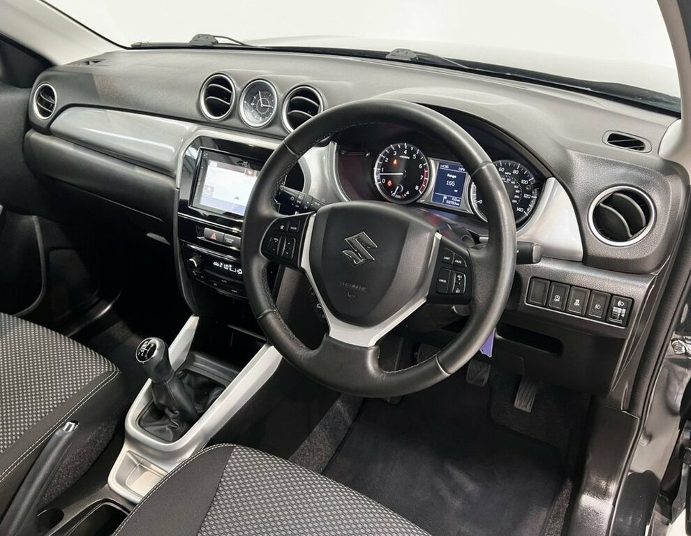 Suzuki Vitara 1.6L Sz-t KN67VPR Black #4