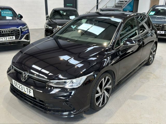 Volkswagen Golf 2023 1.5 Etsi Mhev R-line Hatchback Hyb DE23LTF Black #2