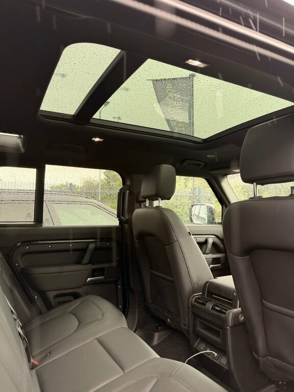 Land Rover Defender 110 4.4 P635 Octa 110 Brown #19