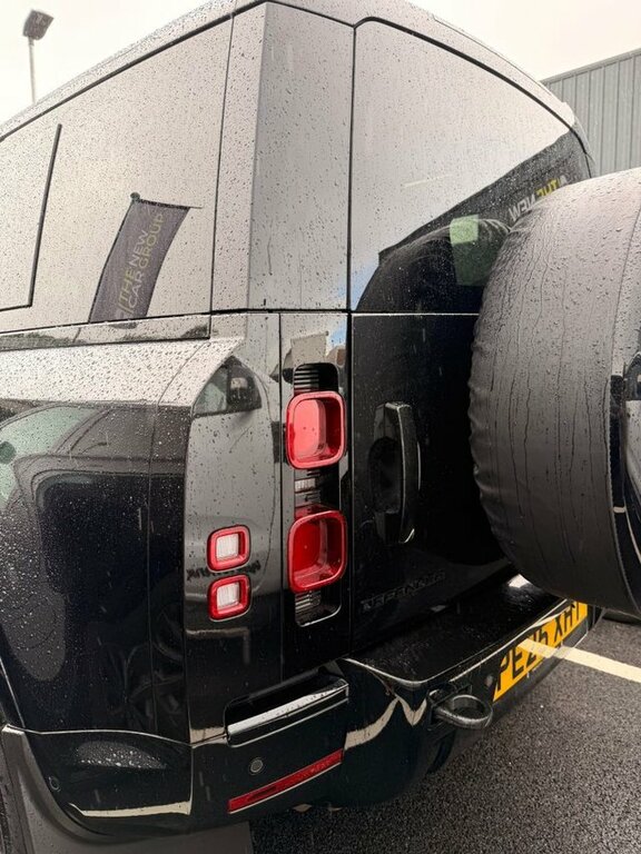 Land Rover Defender 110 2025 3.0 D250 Mhev X-dynamic Se Suv Aut Black #6