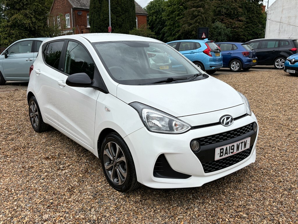 Hyundai I10 1.0 L Play White #2
