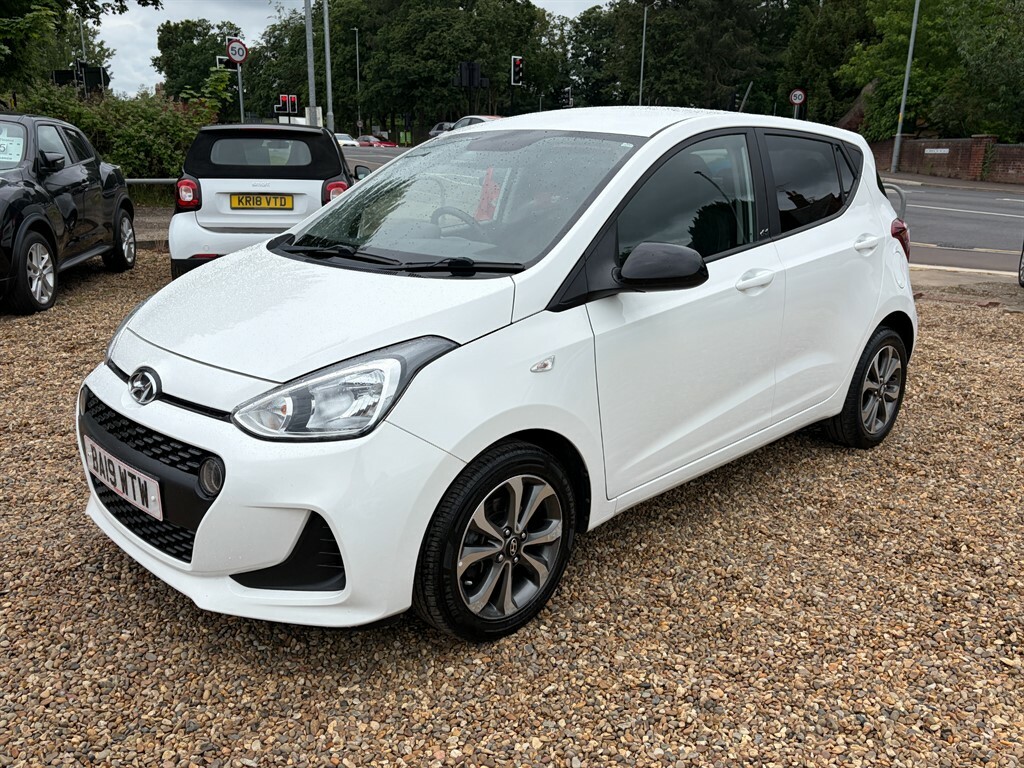 Hyundai I10 1.0 L Play White #4