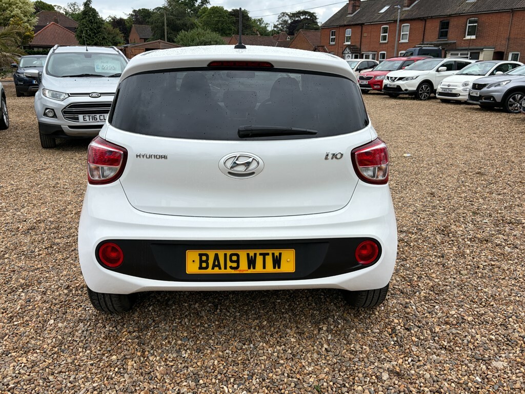 Hyundai I10 1.0 L Play White #6