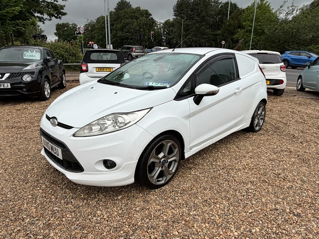 Ford Fiesta Petrol #5