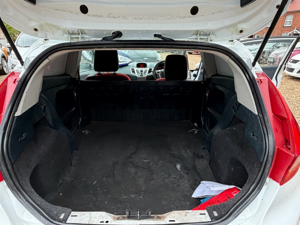 Ford Fiesta Petrol #13