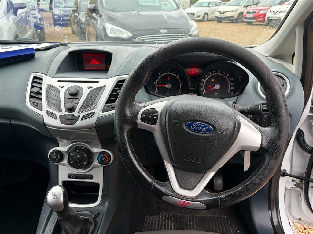 Ford Fiesta Petrol #11