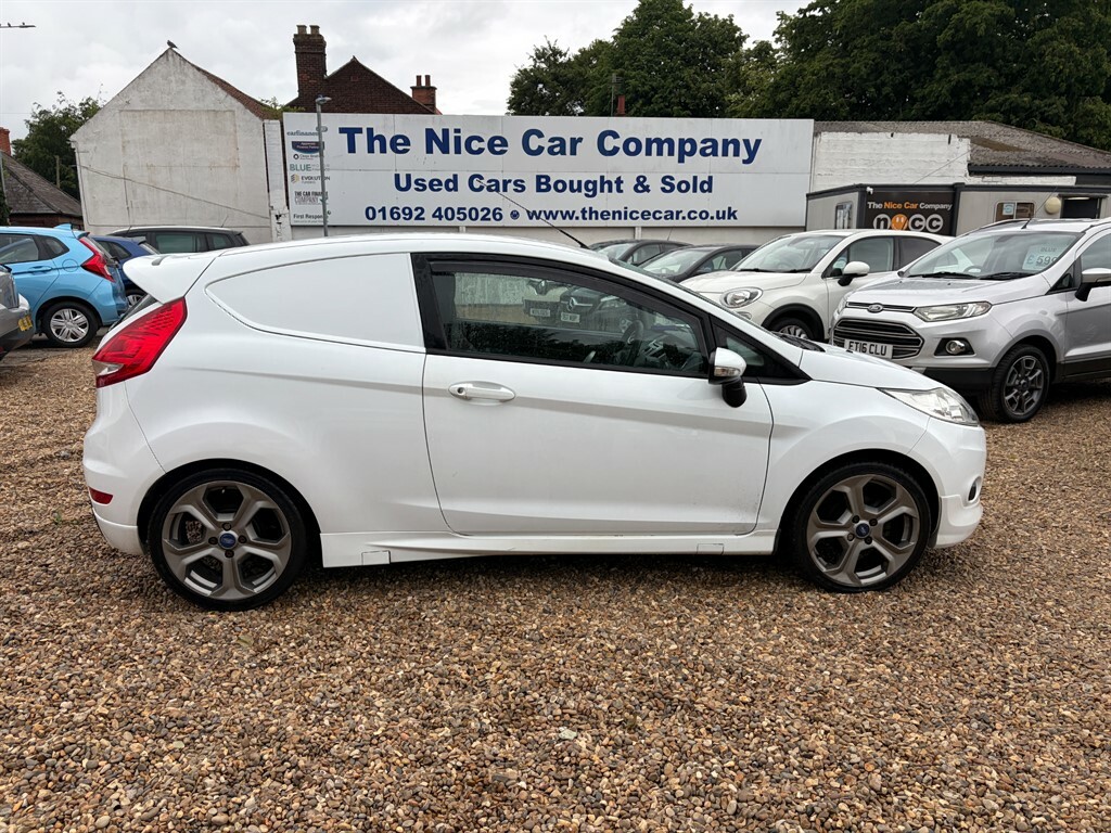 Ford Fiesta Petrol #1