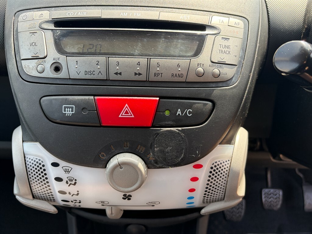 Citroen C1 Hatchback 1.0 Vti Feel Euro 5 Euro 5 20146 Orange #12