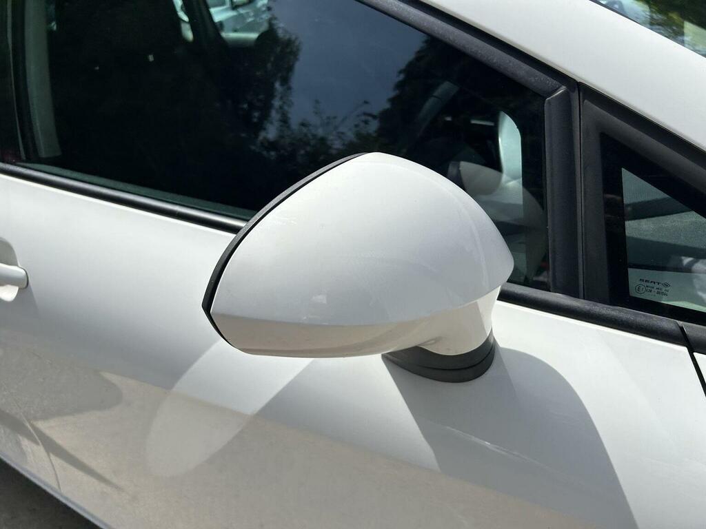 Seat Leon S White #32