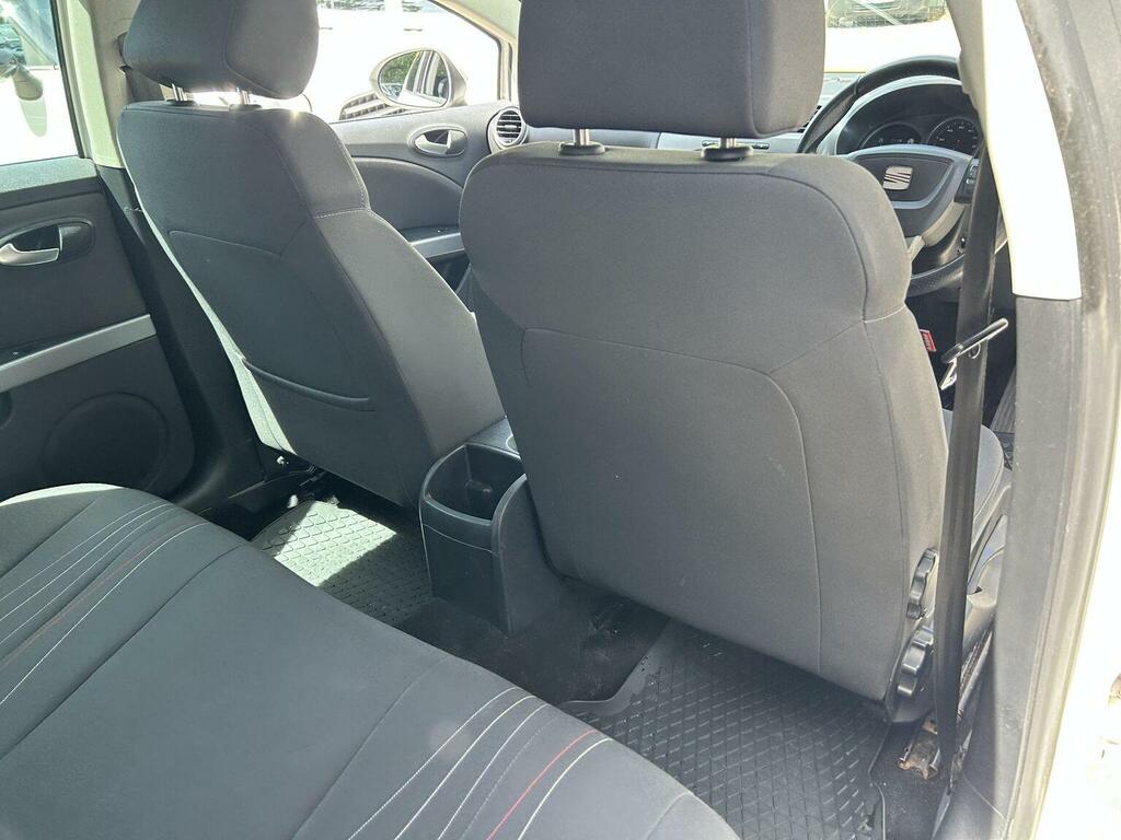 Seat Leon S White #15
