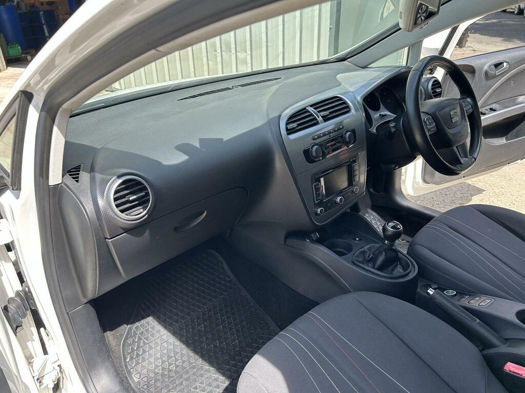 Seat Leon S White #12