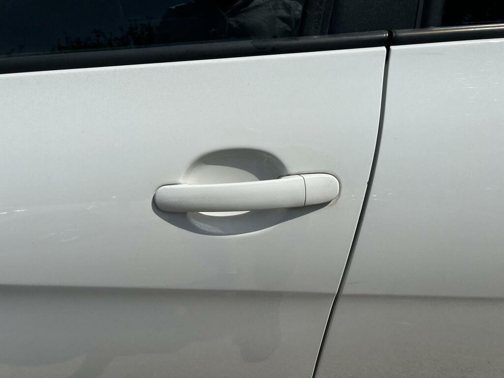 Seat Leon S White #39