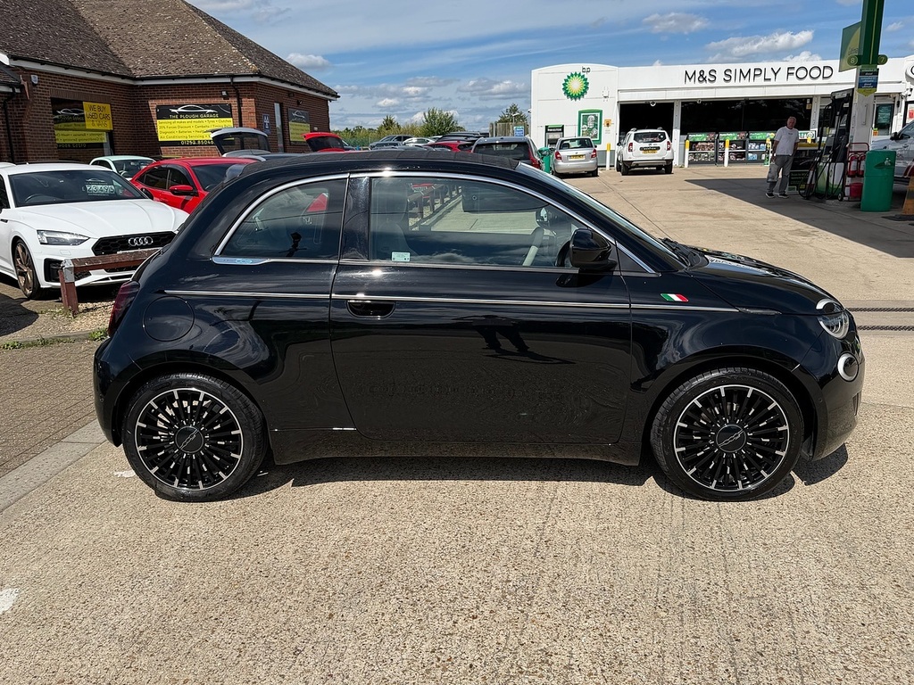 Fiat 500E C 42Kwh La Prima Convertible 118 Black #4
