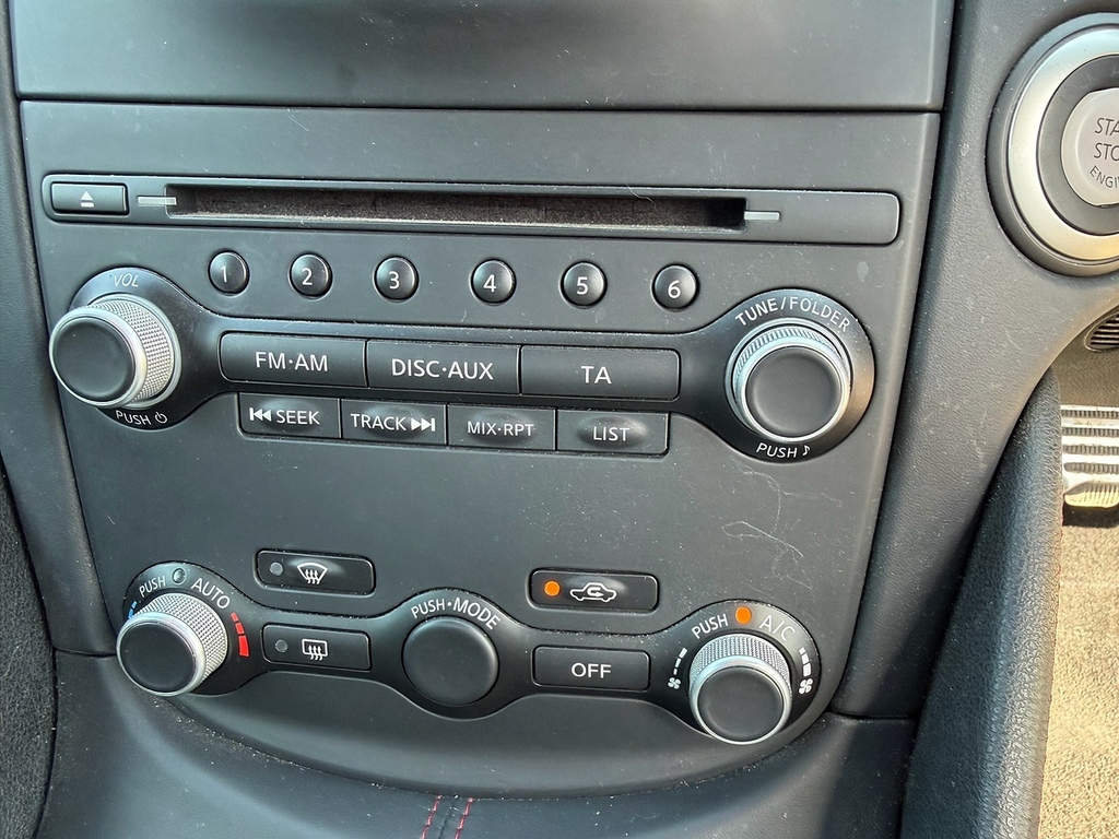 Nissan 370Z V6 Gt White #23