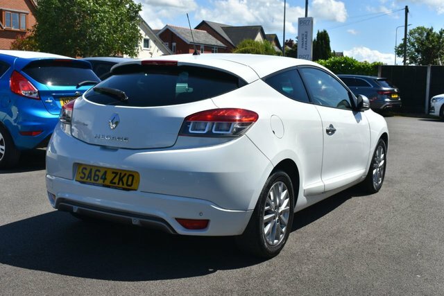 Renault Megane Vvt Knight Edition Coupe White #4