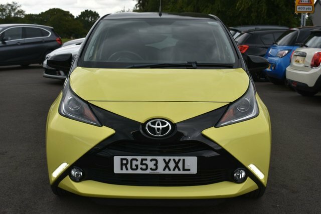Toyota Aygo Vvt-i X-cite 3 Yellow Yellow #2