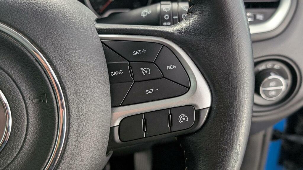 Jeep Renegade Longitude White #64
