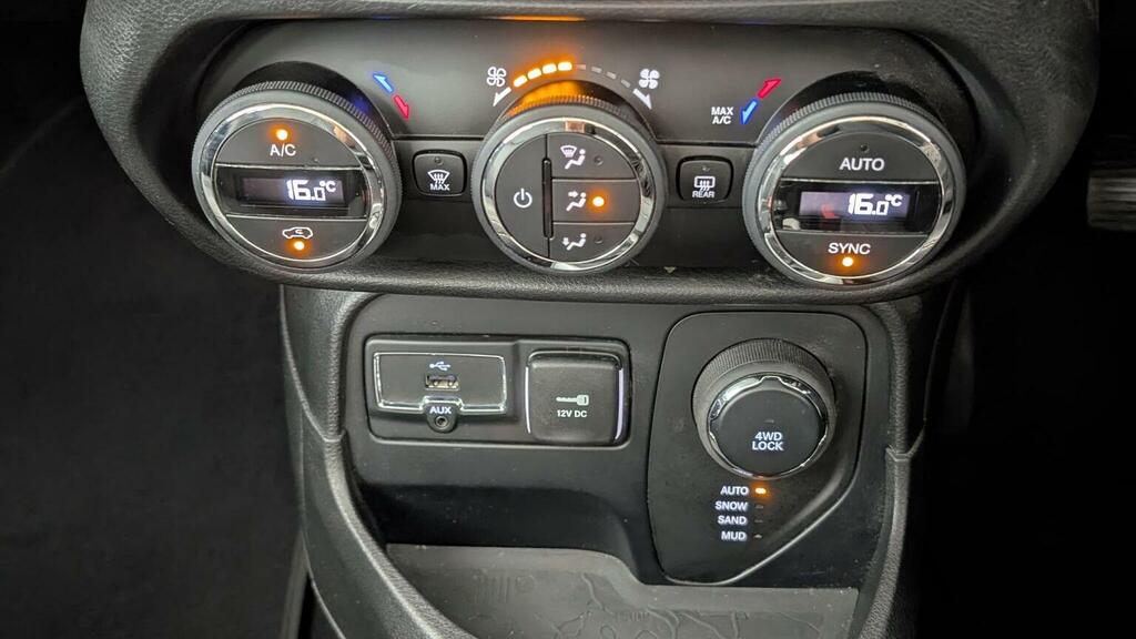 Jeep Renegade Longitude White #68