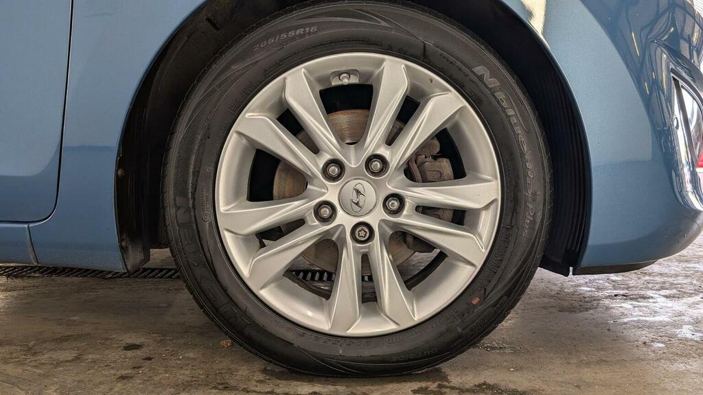 Hyundai I30  White #57