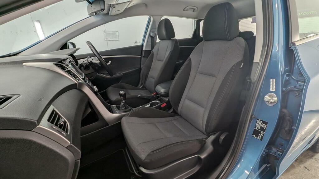 Hyundai I30  White #74
