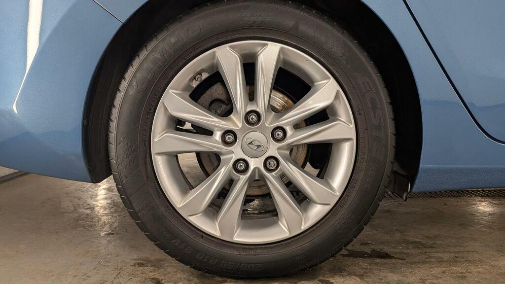 Hyundai I30  White #58